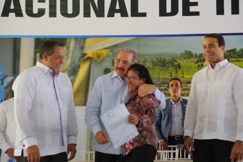 Entrega de títulos de propiedad