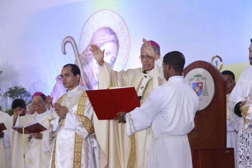 Presidente Danilo Medina asiste a ordenación episcopal nuevos arzobispos auxiliares de Santo Domingo