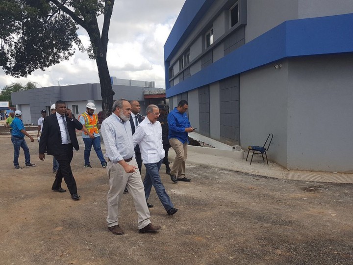 Danilo Medina supervisa avances Hospital Moscoso Puello y Ciudad Sanitaria Luis Eduardo Aybar