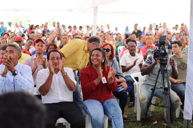 Con Visita Sorpresa de Danilo, apicultores de SPM duplicarán producción de miel