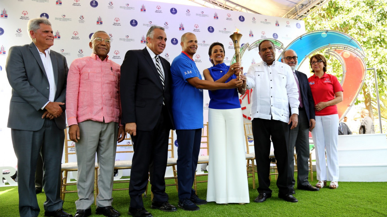 Carrera de la Antorcha Olimpiadas Especiales Santo Domingo 2018 inicia emocionante recorrido por 20 provincias