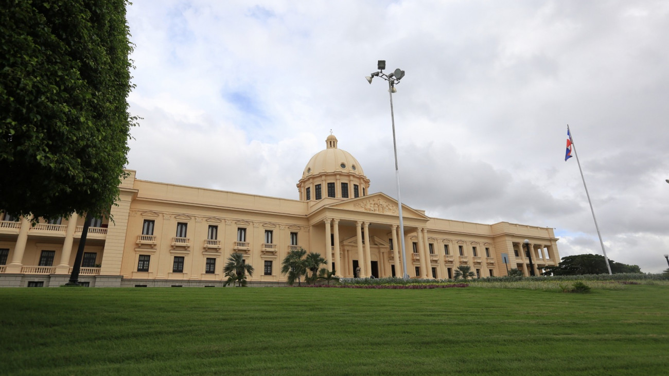 Fachada frontal Palacio Nacional, República Dominicana