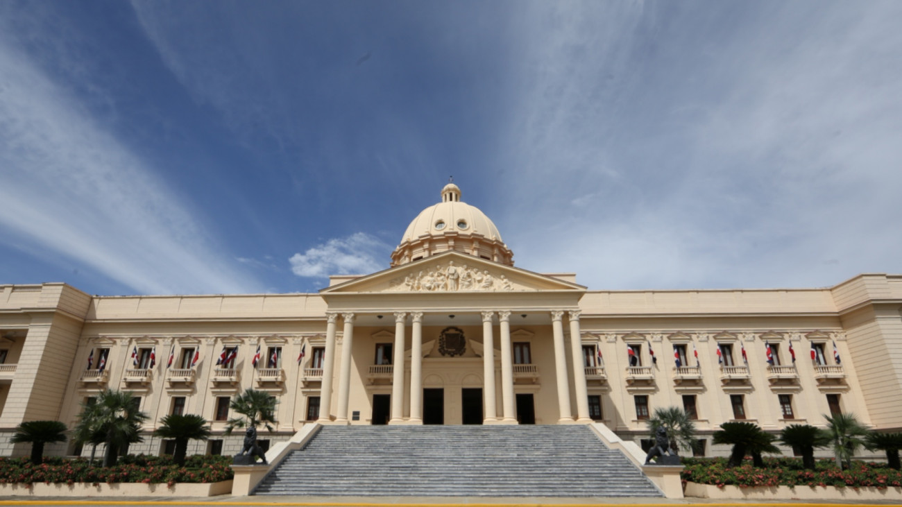 Fachada frontal Palacio Nacional, República Dominicana