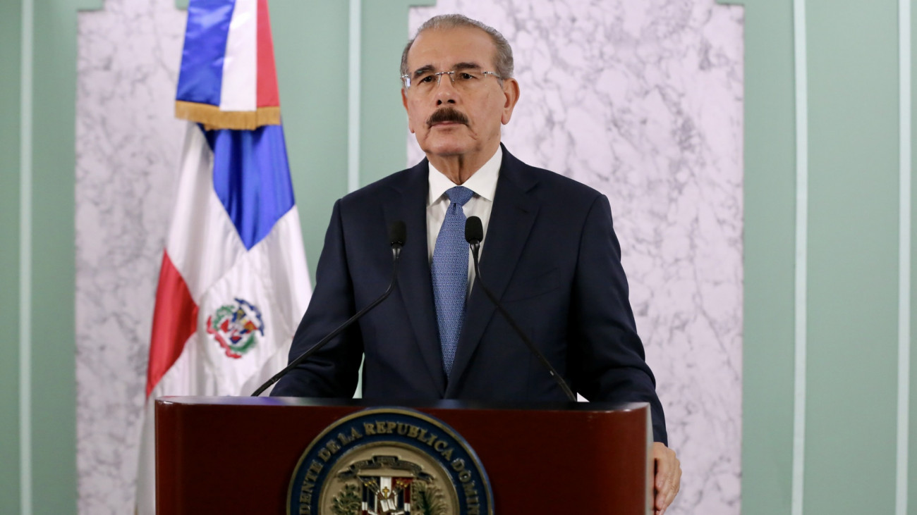 Danilo Medina anuncia desescalada por fases