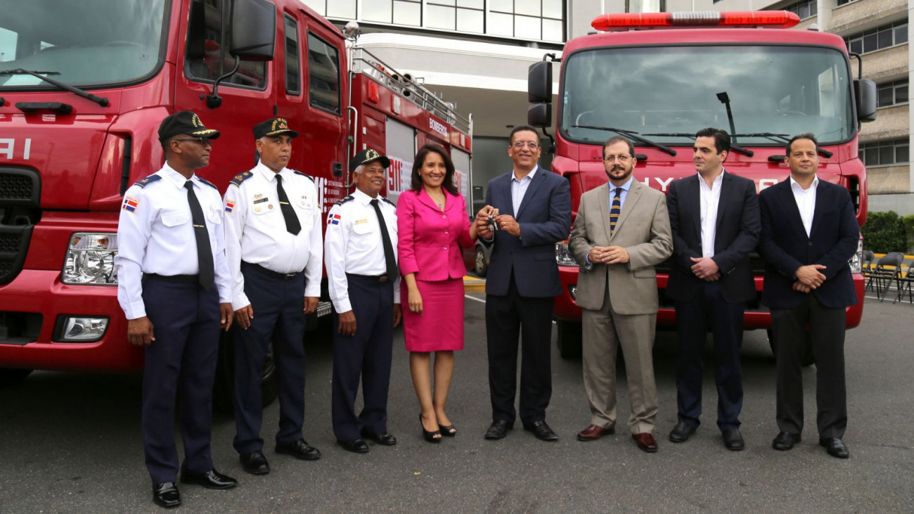 Donación equipos bomberos 