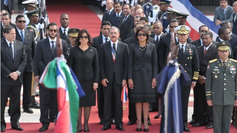 Presidente Danilo Medina junto a la primera dama Cándida Montilla de Medina y la vicepresidenta Margarita Cedeño de Fernández, llega al Congreso Nacional