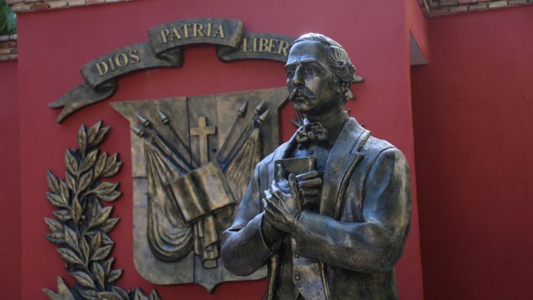 Estatua de Juan Pablo DuarteMuseo en Casa de Cera