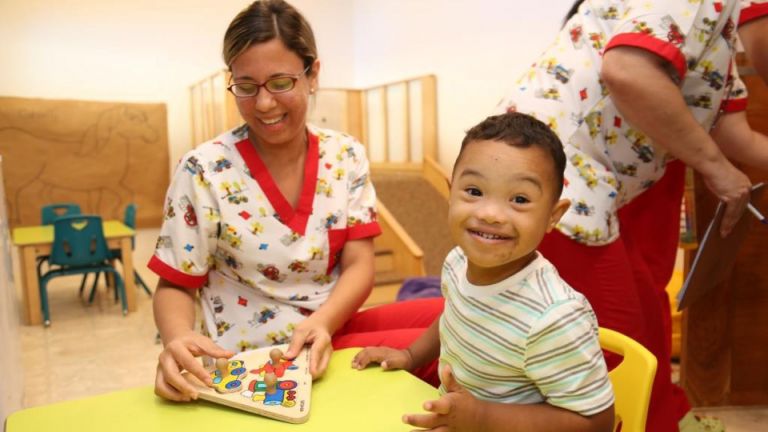 Niño recibe atenciones en el CAID