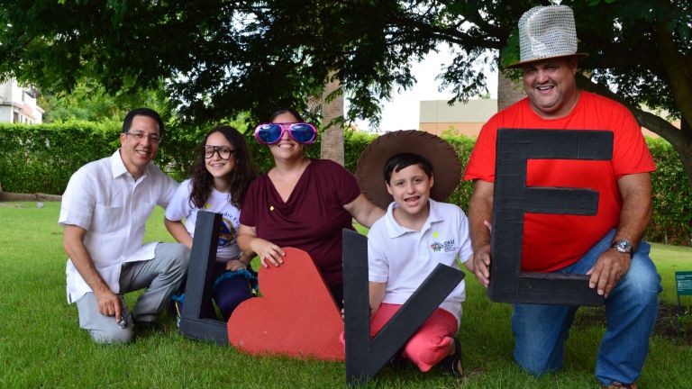 Niños y niñas del CAID-Santiago disfrutan tarde cultural y recreativa en Centro León Santiago 