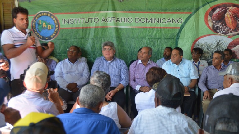 Gobierno inicia proyecto desarrollo sostenible con siembra café, cacao y aguacate para mejorar calidad de vida productores Pedro García