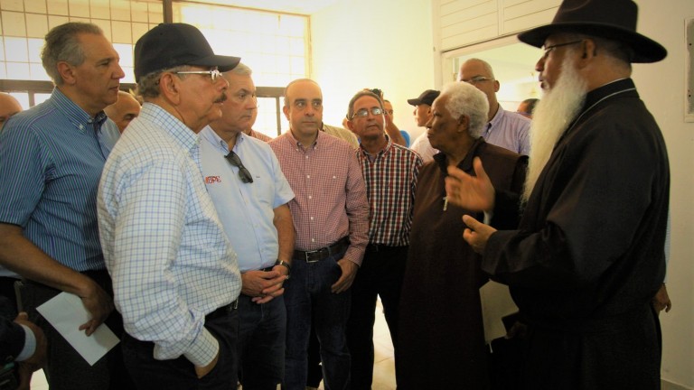 VS 208. Danilo visita Hogar de Ancianos en Nagua