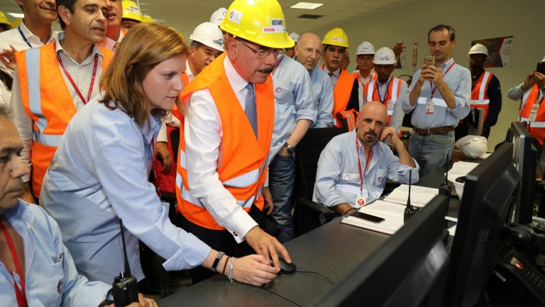 Presidente Danilo Medina participa en primer encendido prueba Central Termoeléctrica Punta Catalina