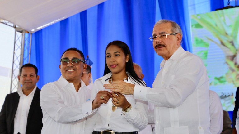 Danilo Medina entrega Proyecto Habitacional INVI-Villa Progreso El Duro