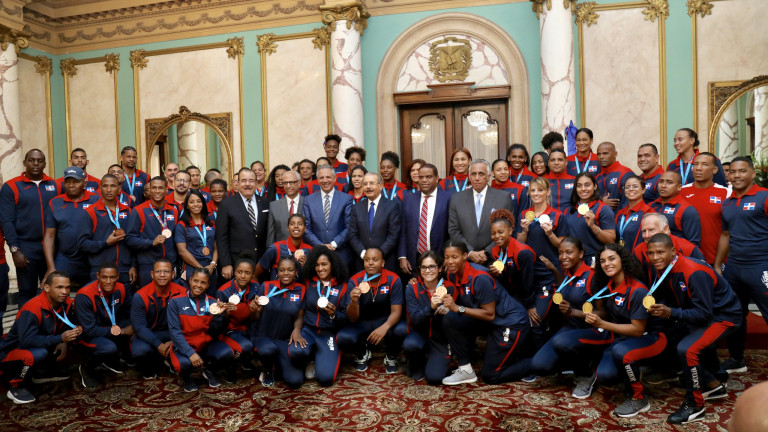 Danilo recibe en Palacio Nacional a medallistas Lima 2019