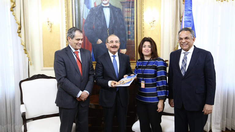 Presidente Danilo Medina recibe informe sobre Gobernanza Pública en RD de la OCDE