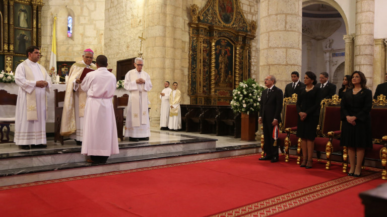 Danilo Medina en explanada Catedral Primada de América 