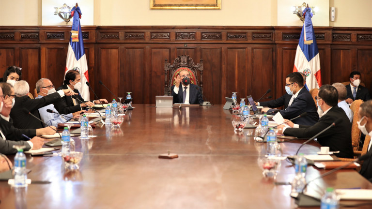 Ministro de la Presidencia, Gustavo Montalvo, encabeza reunión