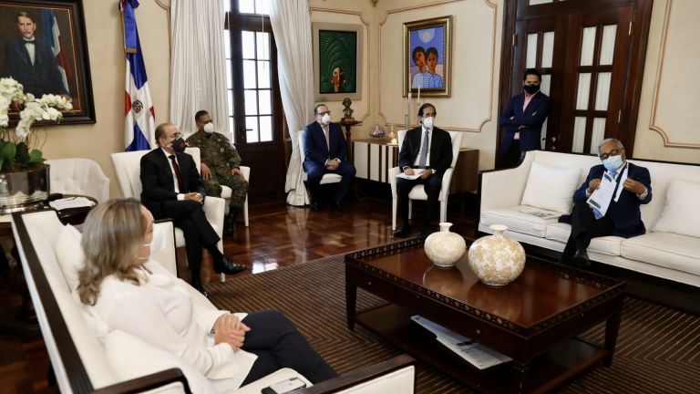 presidente Danilo Medina encabeza reunión