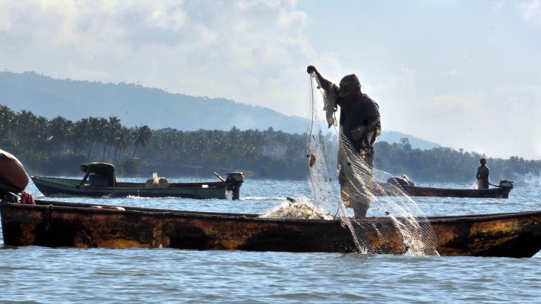 Hombre pescando