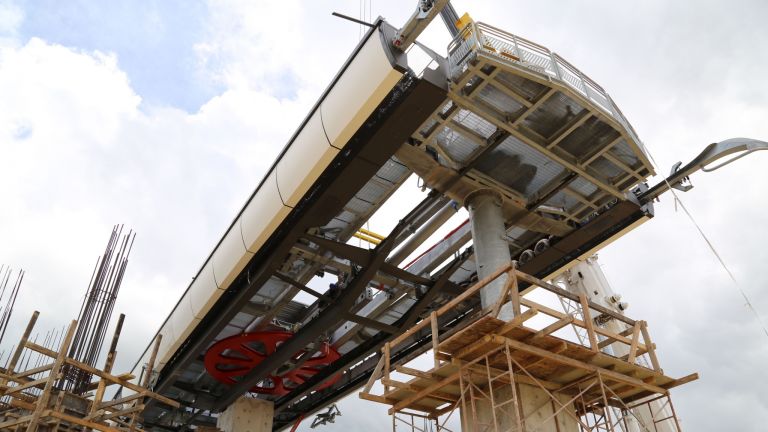 Ya fueron construidos, casi en su totalidad, los pilones o bases del teleférico.