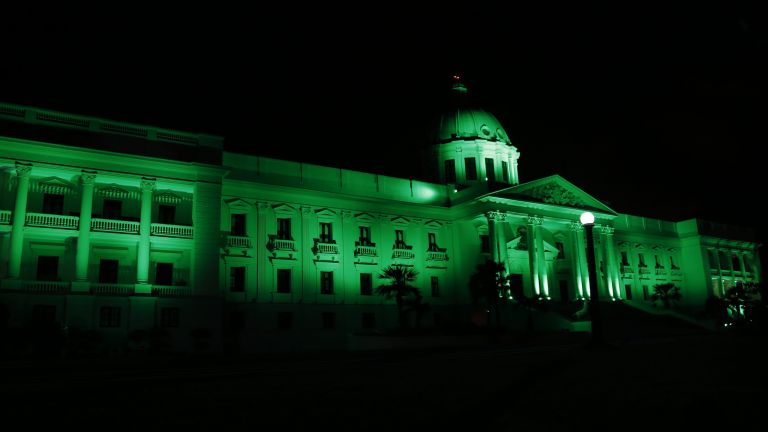 Palacio Nacional se ilumina de verde